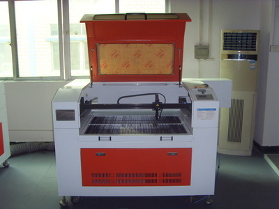 【大幅面皮革激光切割機 服裝加工設(shè)備 激光機 布料激光切割機】價格,廠家,圖片,激光焊機,東莞市冠力激光科技-